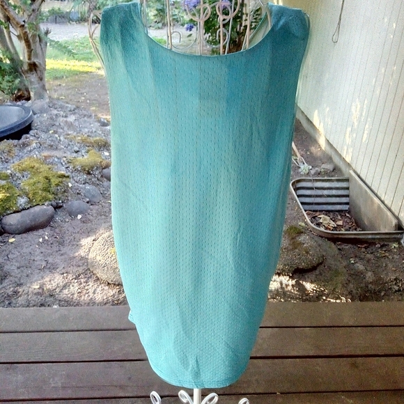 IM 1 Reversible Tank Top Size - Picture 3 of 7